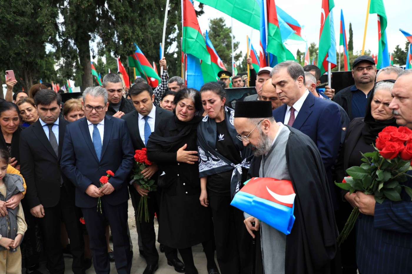 Vaqif Alıyevin qalıqları Gəncədə dəfn edildi - FOTOLAR